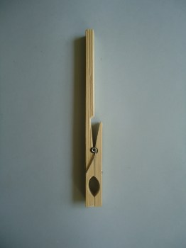 pinza madera tubo ensayos